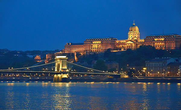 Le Danube Budapest