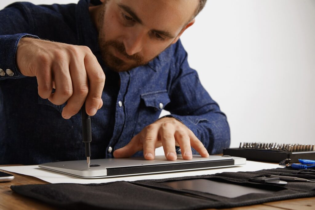 réparations sur un portable mac